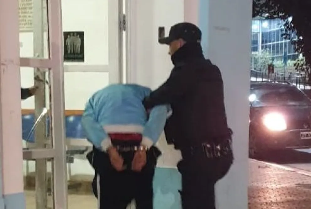 Quiso robar un vehículo y fue detenido 