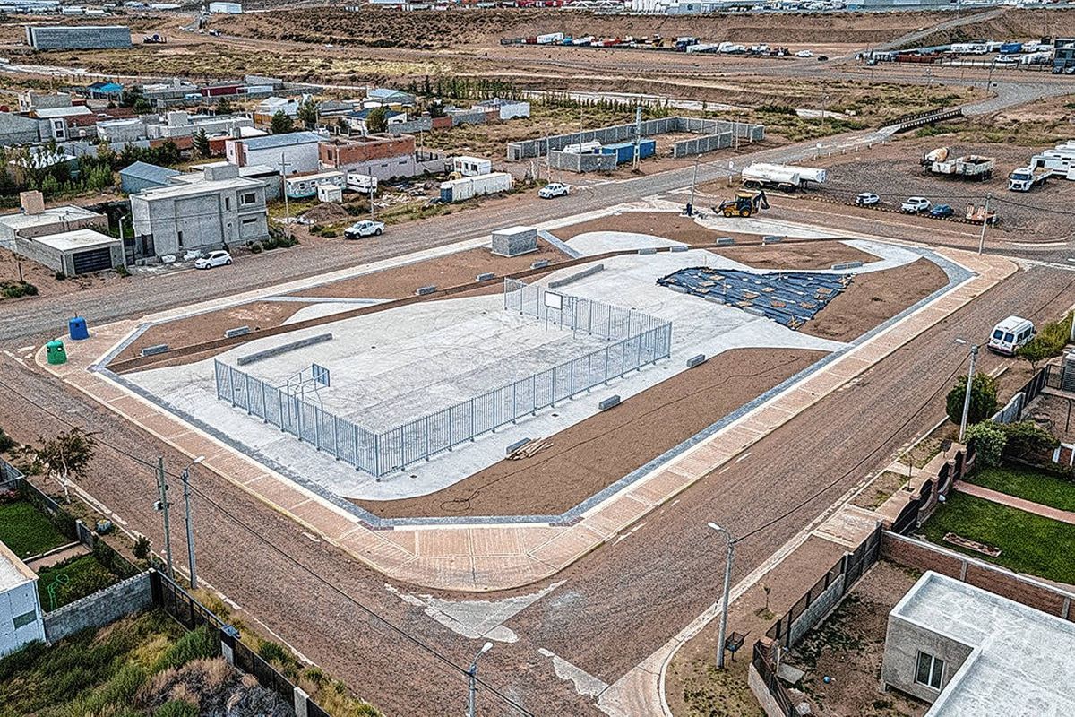 La obra de la plaza del barrio Arenales está próxima a finalizarse