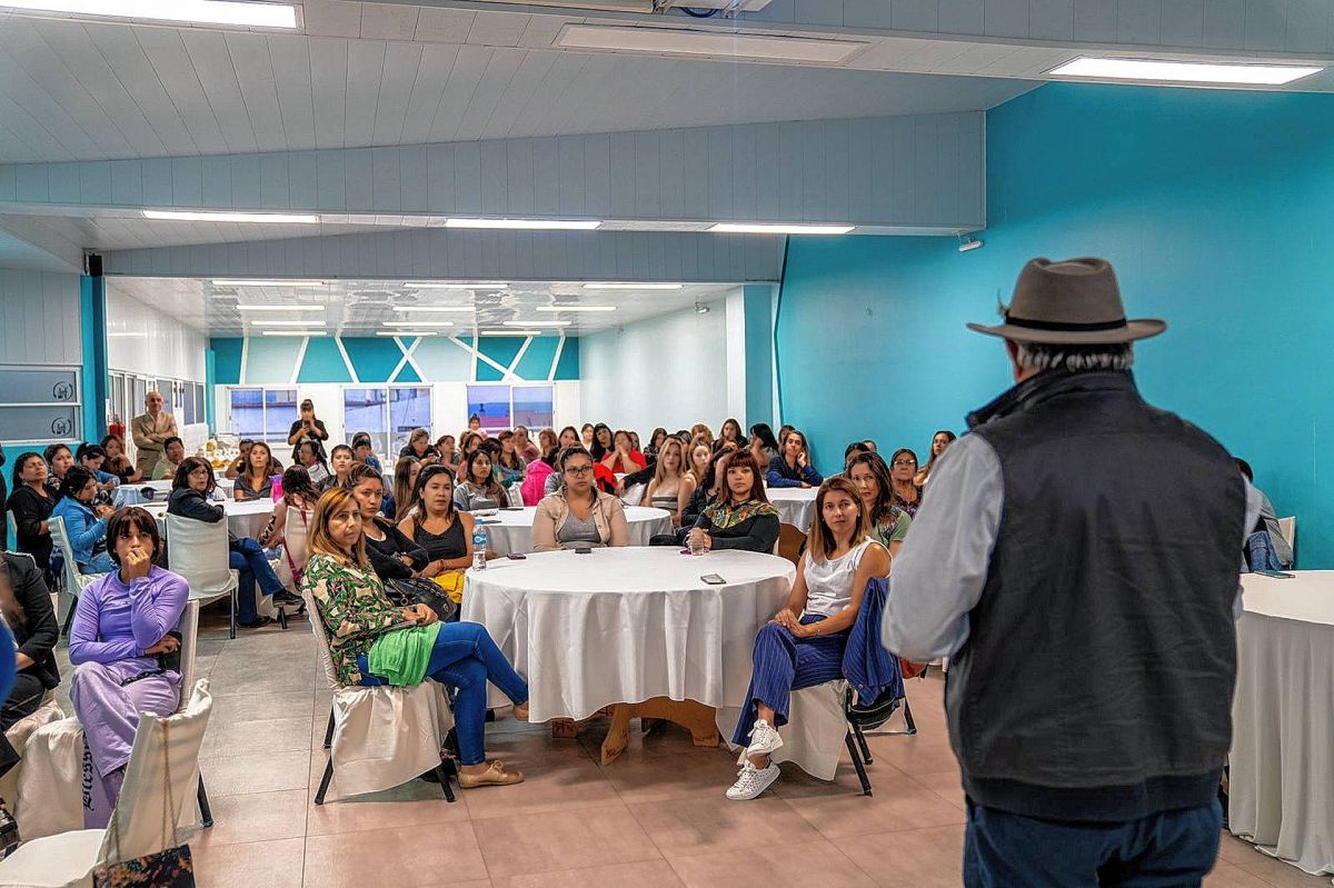 Macharashvili acompañó el lanzamiento de la “Asociación Civil Mujeres Emprendedoras de la Patagonia”