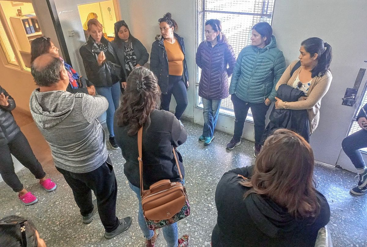 Padres y docentes del Biología Marina exigen conocer detalles sobre la obra en la escuela