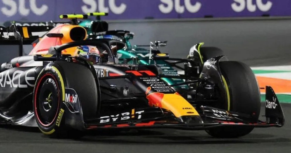 "Checo" Pérez resistió y se llevó la victoria en el GP de Arabia Saudita de la Fórmula 1
