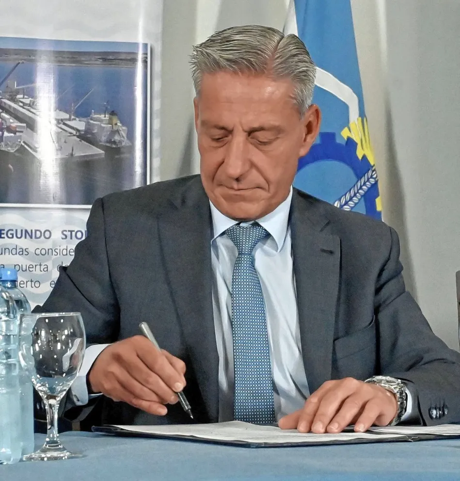 Arcioni: “Sin puerto, sin energía y sin infraestructura es imposible poder discutir el futuro de la Provincia”