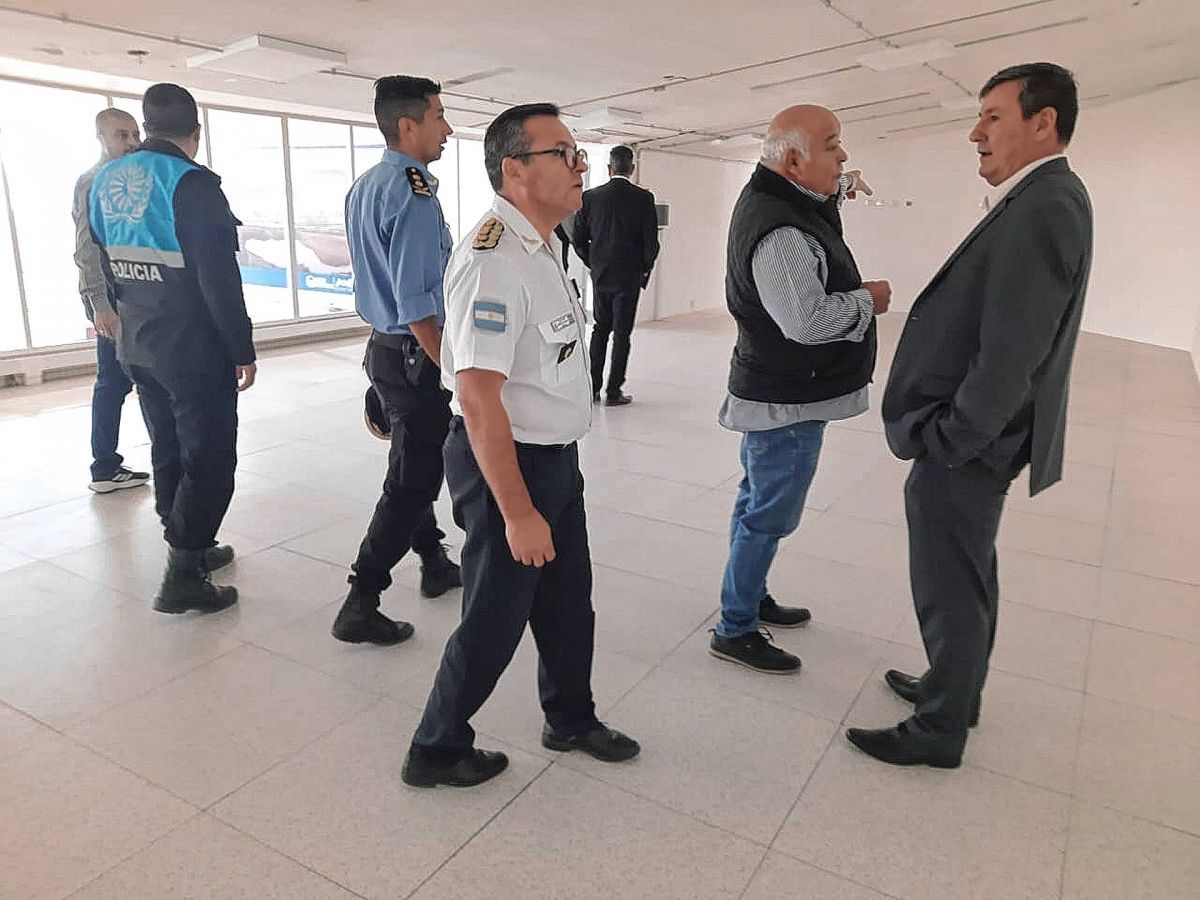 Funcionarios provinciales se reunieron con autoridades municipales y recorrieron dependencias policiales