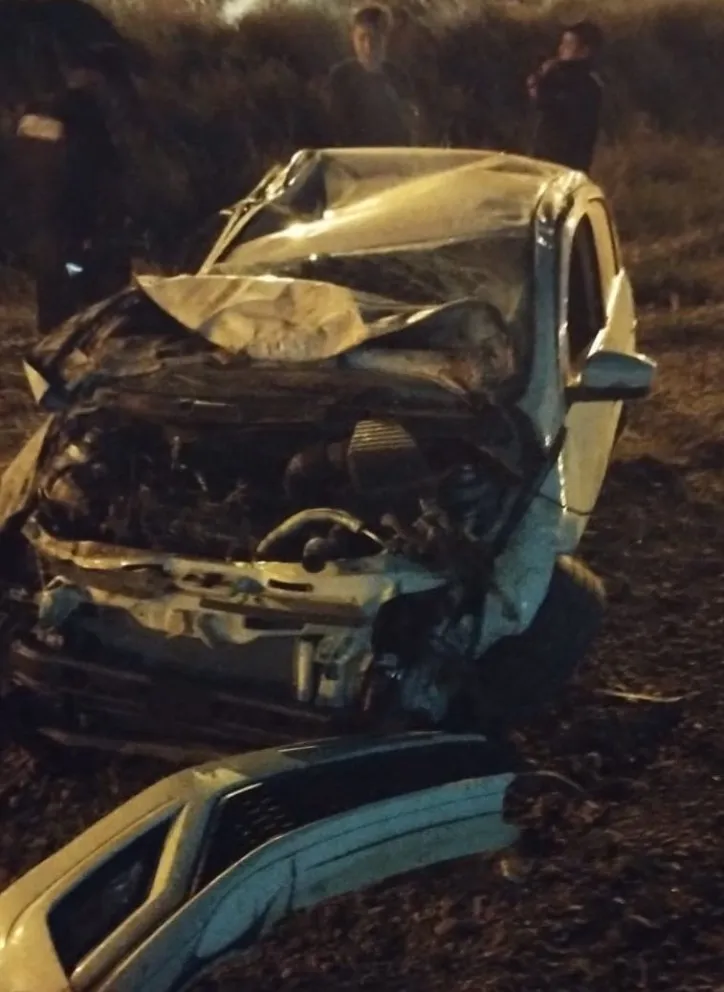 Volcó en la rotonda de Ruta 3 y 26