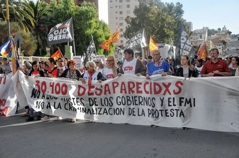 Comodoro marchó por la Memoria, la Verdad y la Justicia