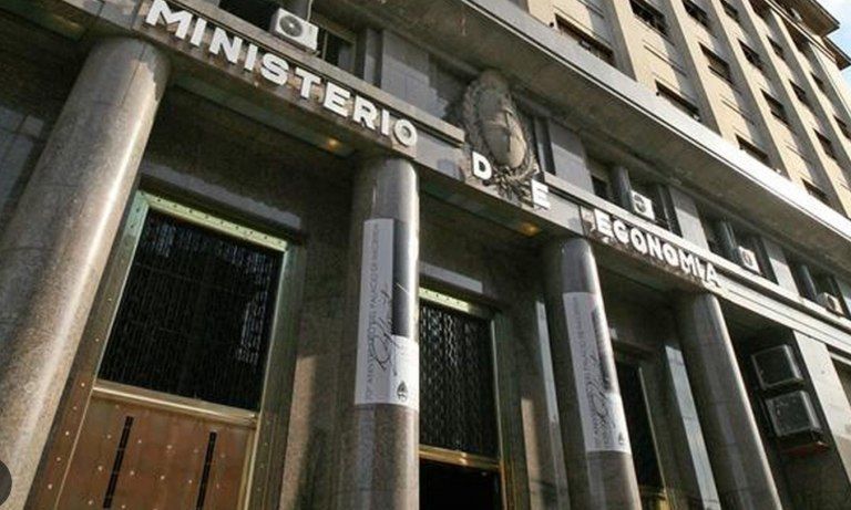 El Banco Mundial estimó que la Argentina caerá en recesión este año