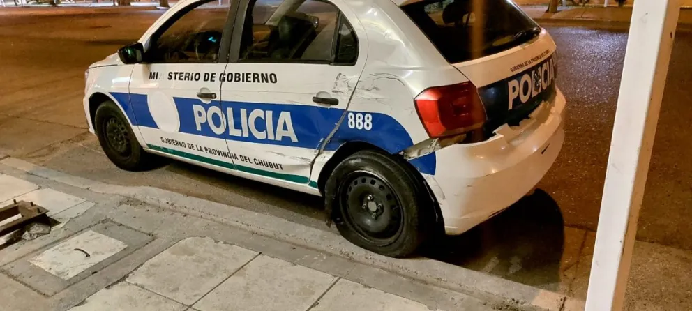 Una camioneta y un móvil policial colisionaron 