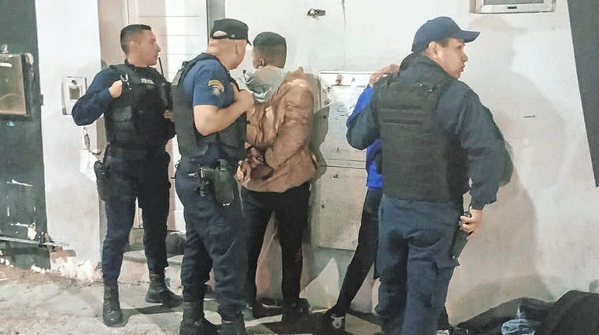 Un joven de 21 años y un menor terminaron en la comisaría luego de apuñalar a un hombre