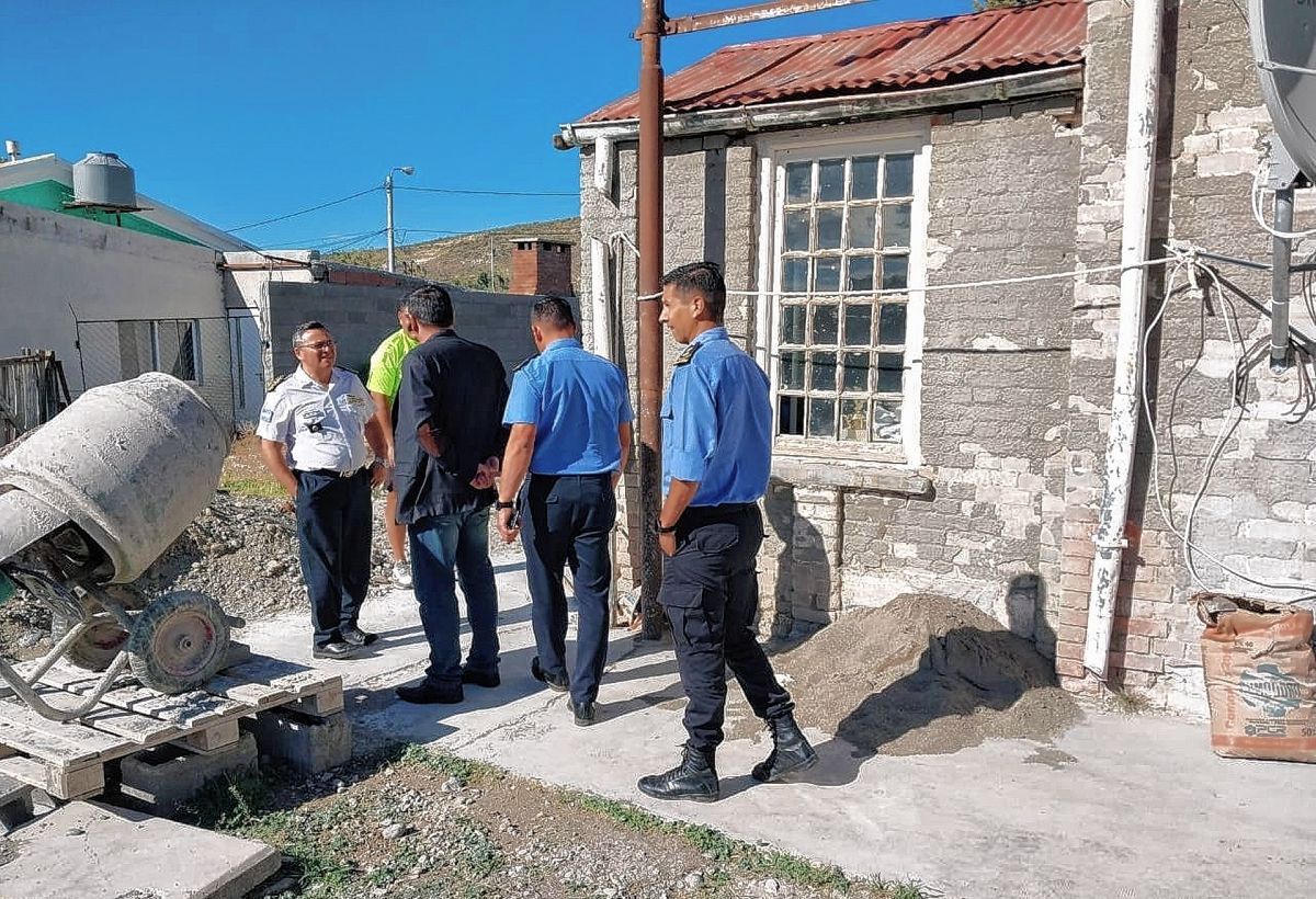 El jefe de la Policía recorrió dependencias de la fuerza de seguridad provincial en Comodoro