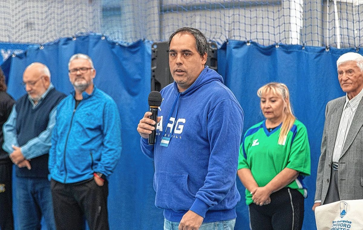 Sampaoli inauguró el Torneo Provincial de Newcom,  clasificatorio al nacional que se jugará en esta ciudad
