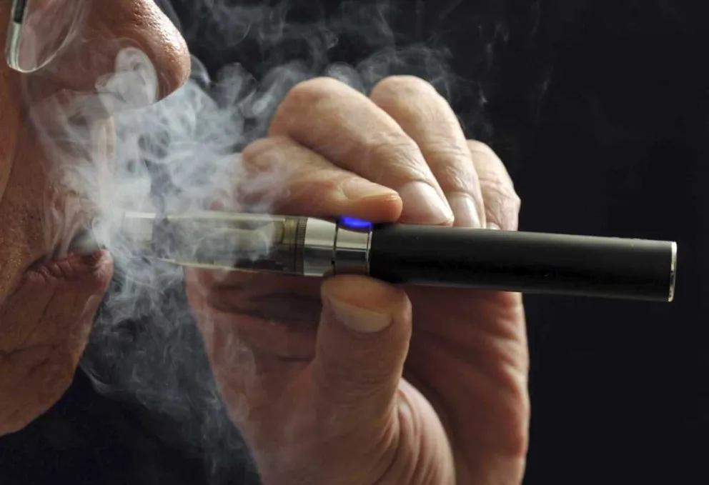 Prohibieron la venta e importación de cigarrillos electrónicos