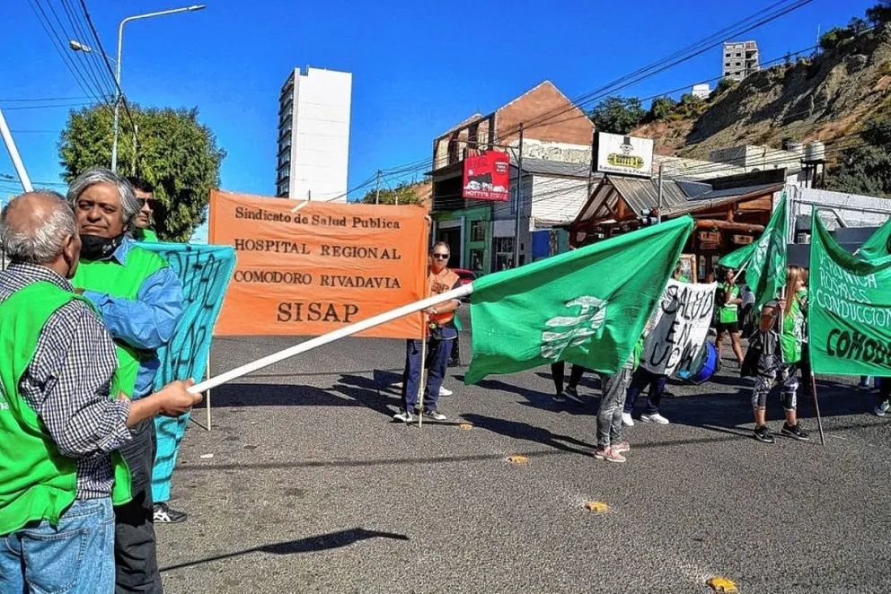 Hoy y mañana habrá paro provincial de salud