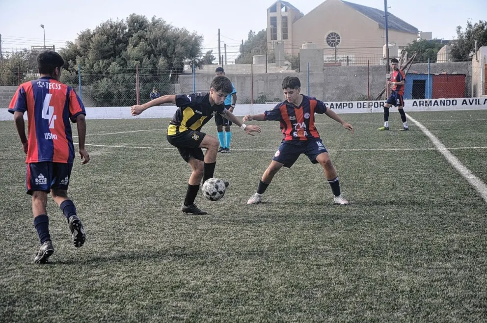 La C.A.I. suma y suma, y en la “B” Palazzo y Caleta no se sacan ventaja