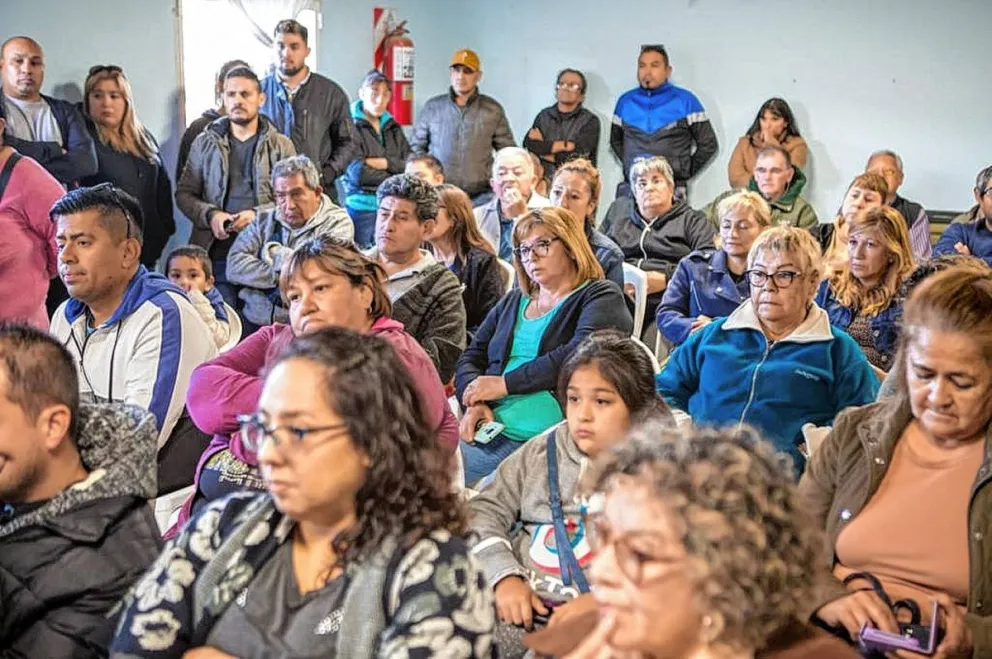 Vecinos con disidencias con la conducción del barrio Malvinas Argentinas se reunieron con Luque