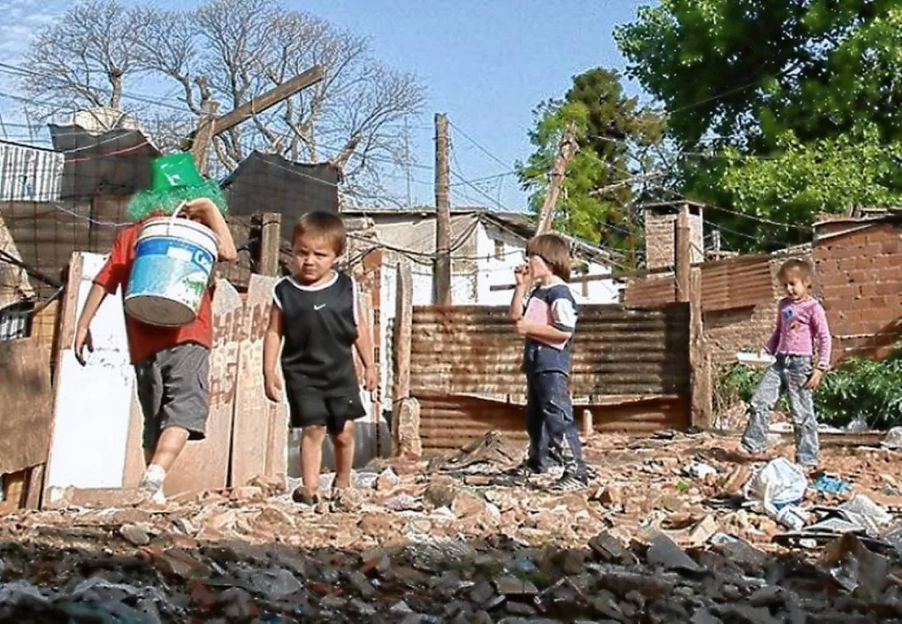El 54% de los niños menores de 15 años en Argentina son pobres