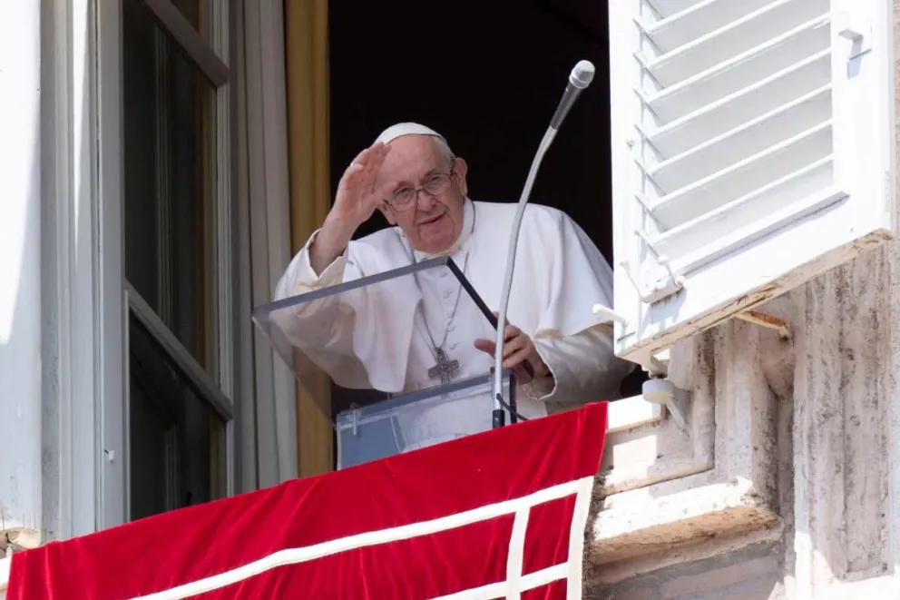 El papa Francisco sería dado de alta el sábado