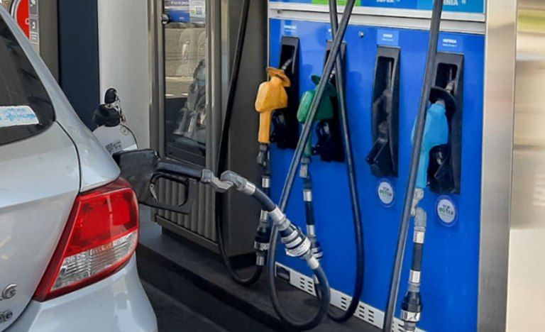 YPF aumenta un 12,5% el precio de sus combustibles