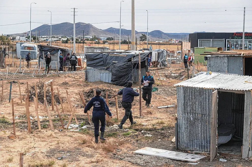 Por orden judicial, se logró desalojar la usurpación ilegal de Standard Norte