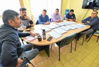 Roscas en Pascuas por 3 permisos de pesca: Aguilar se reunió con representantes del sector pesquero local