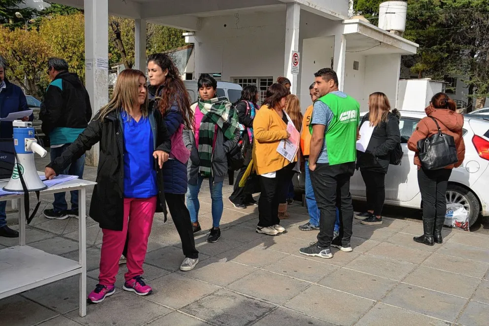 Volverían a instalar la “Carpa de la Dignidad” frente al hospital por reclamos de los trabajadores
