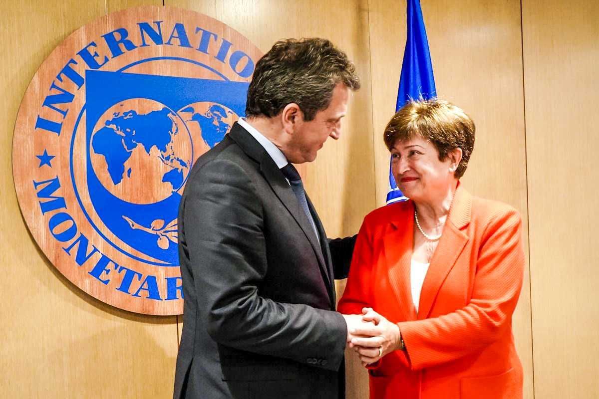 El FMI aprobó la revisión del acuerdo y envió 5.400 millones de dólares