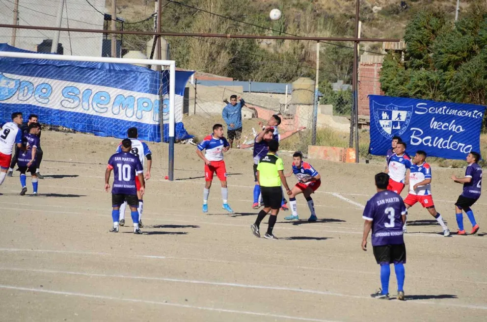 Fútbol Categoría B:  Argentinos Diadema no se detiene