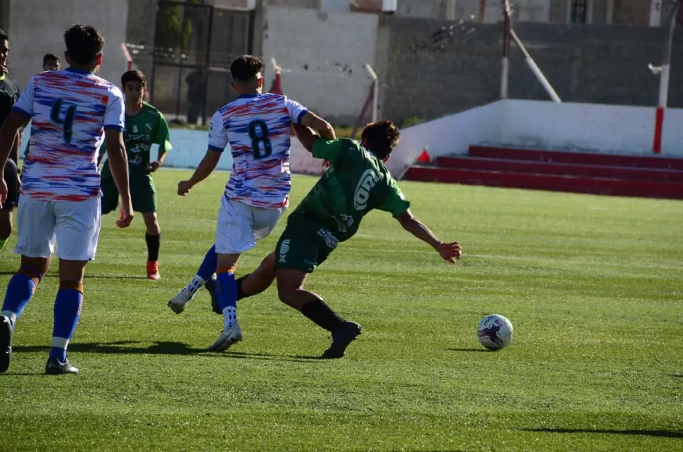 Fútbol Categoría A:  Petroquímica en la cima
