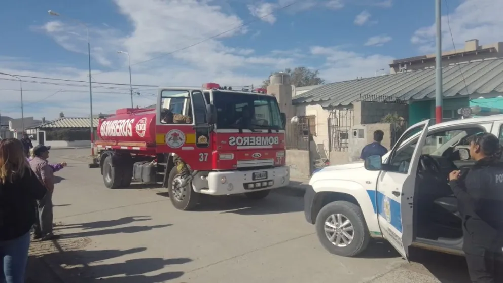 Por un cortocircuito se produjo un incendio en una vivienda de barrio Isidro Quiroga