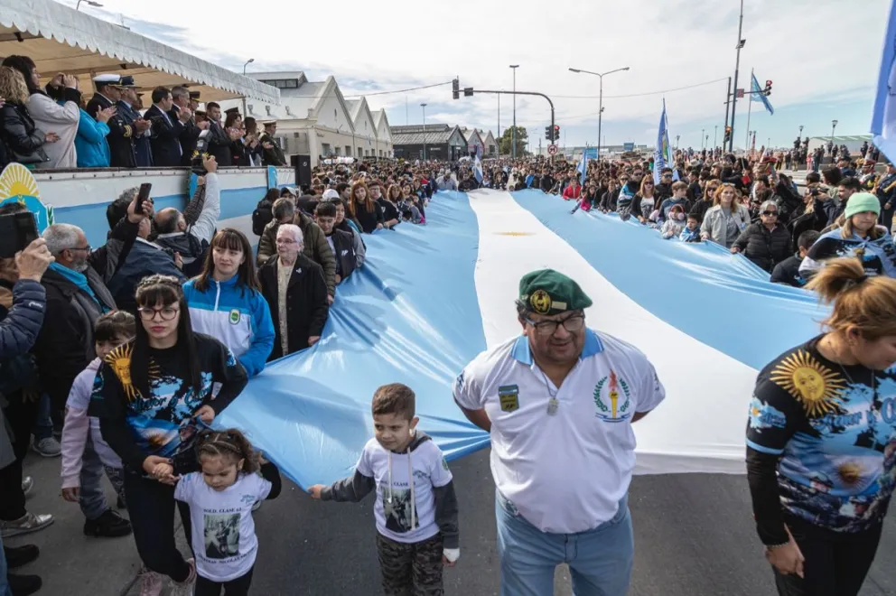 Luque homenajeó a los héroes de Malvinas e instó a “continuar con la reivindicación y la lucha por la soberanía de las islas”