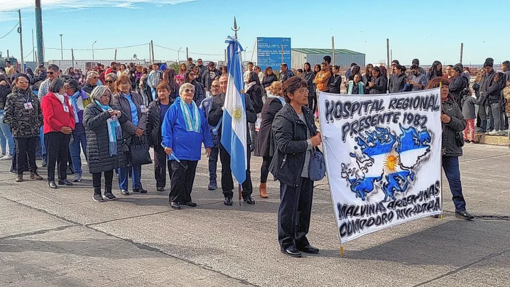 Por primera vez, personal del Hospital Regional participó del desfile: “Somos héroes desconocidos”
