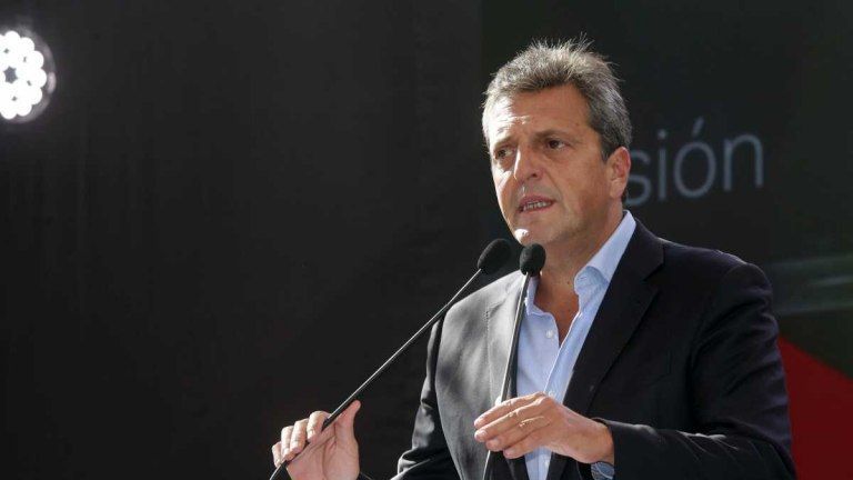 Massa se reunirá por la deuda con el Club de París y por nuevas medidas para el campo