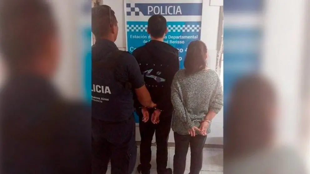 Una pareja abandonó a su hijo en la calle "porque se estaba portando mal"