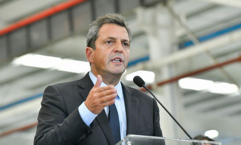 Economía avanza con las últimas reuniones para definir las medidas cambiarias