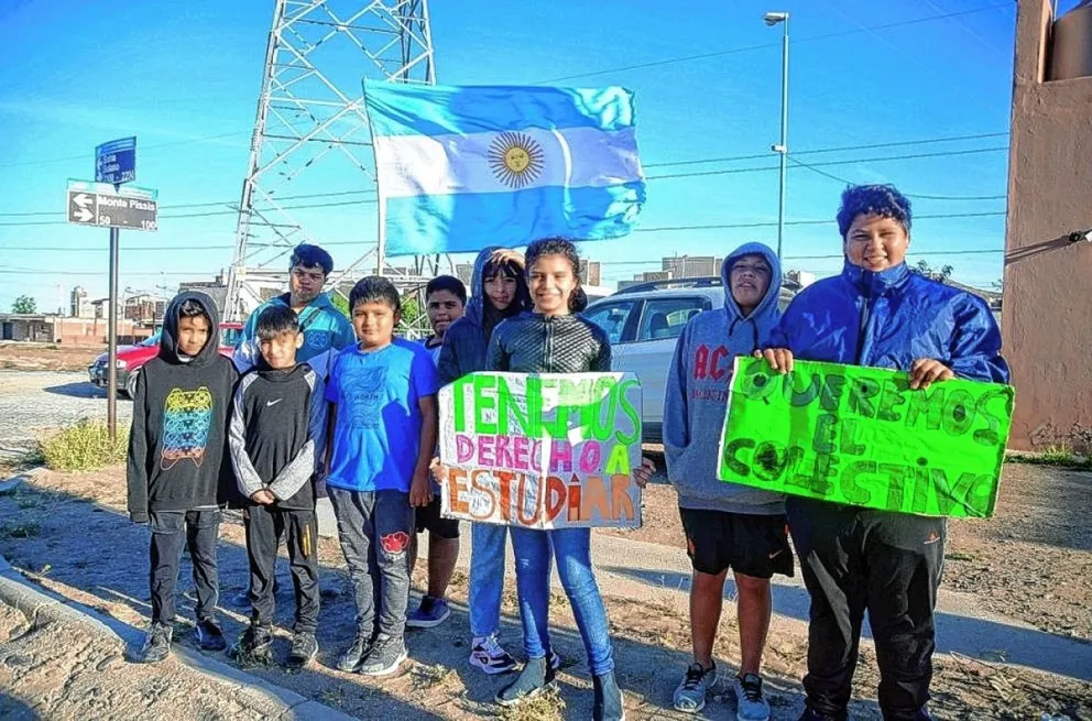 Volvieron a reclamar por el transporte para ir a la escuela de Diadema: “Si no hay soluciones a partir del lunes no vamos a mandar a la escuela a nuestros hijos”