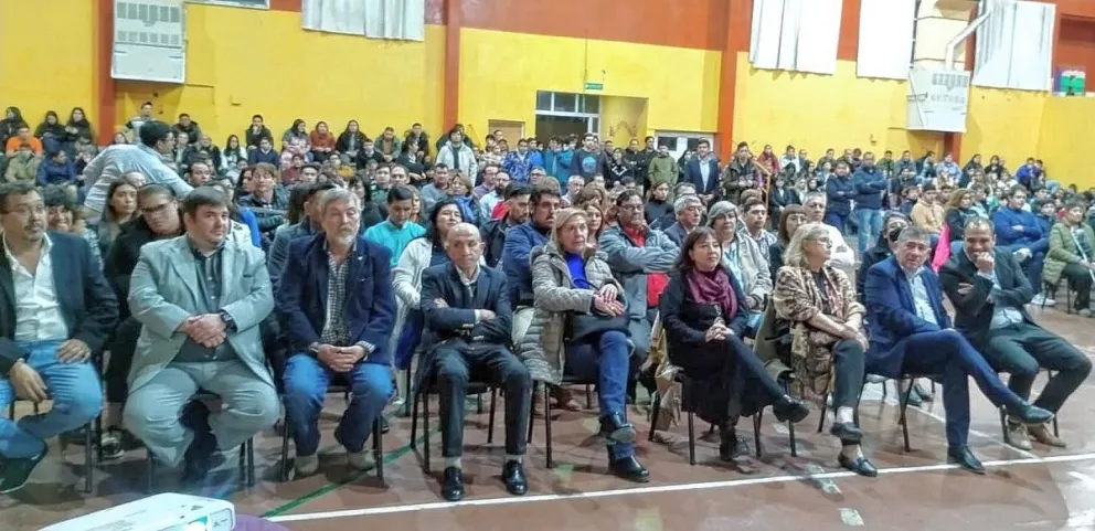 Llugdar recibió la resolución que autoriza ampliar la oferta educativa de Petroleros Jerárquicos en Santa Cruz