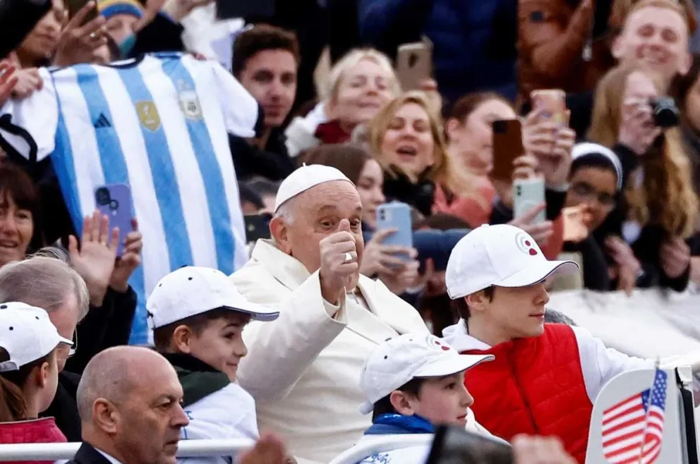 El papa definió al sexo como "una de las cosas hermosas de Dios