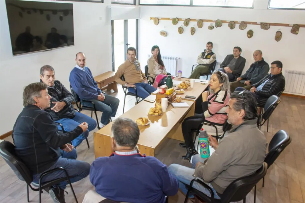 Luque se reunió con comerciantes de la Cordillera