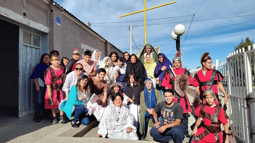 Con gran participación se llevaron adelante los tradicionales Vía Crucis en distintos barrios