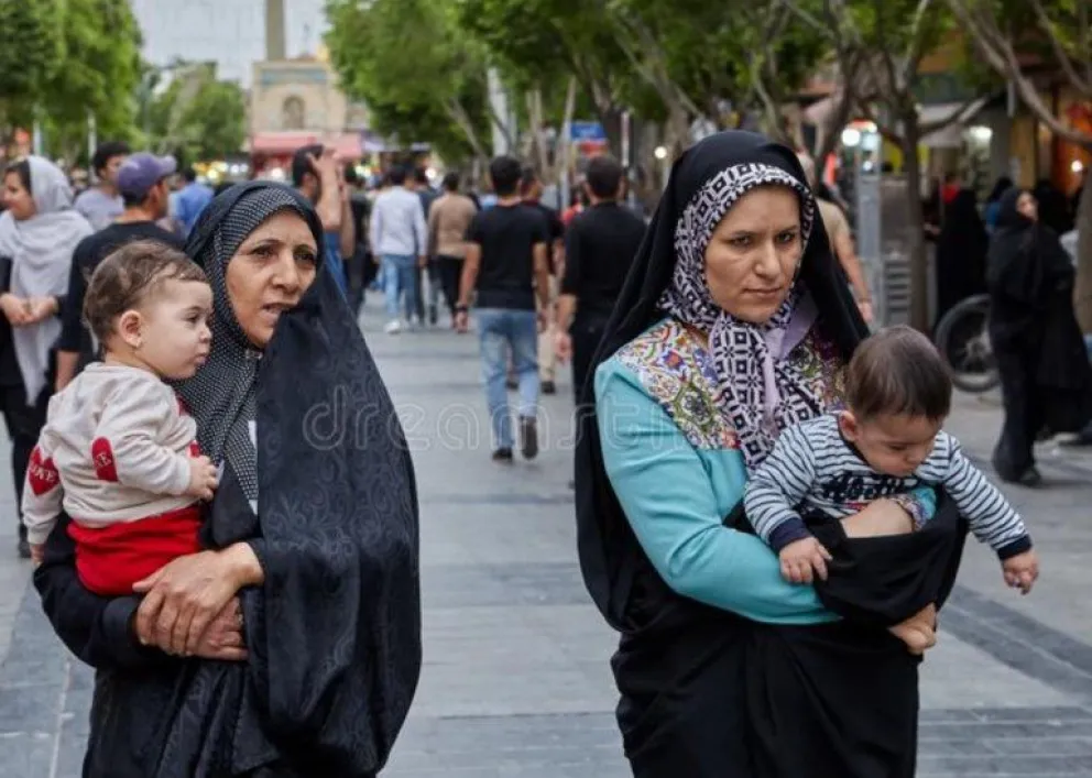 Irán instala cámaras para identificar y sancionar a mujeres que salgan a la calle sin el velo