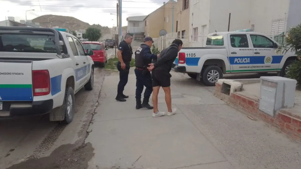Fue a la casa de su ex y amenazó con prender fuego la casa