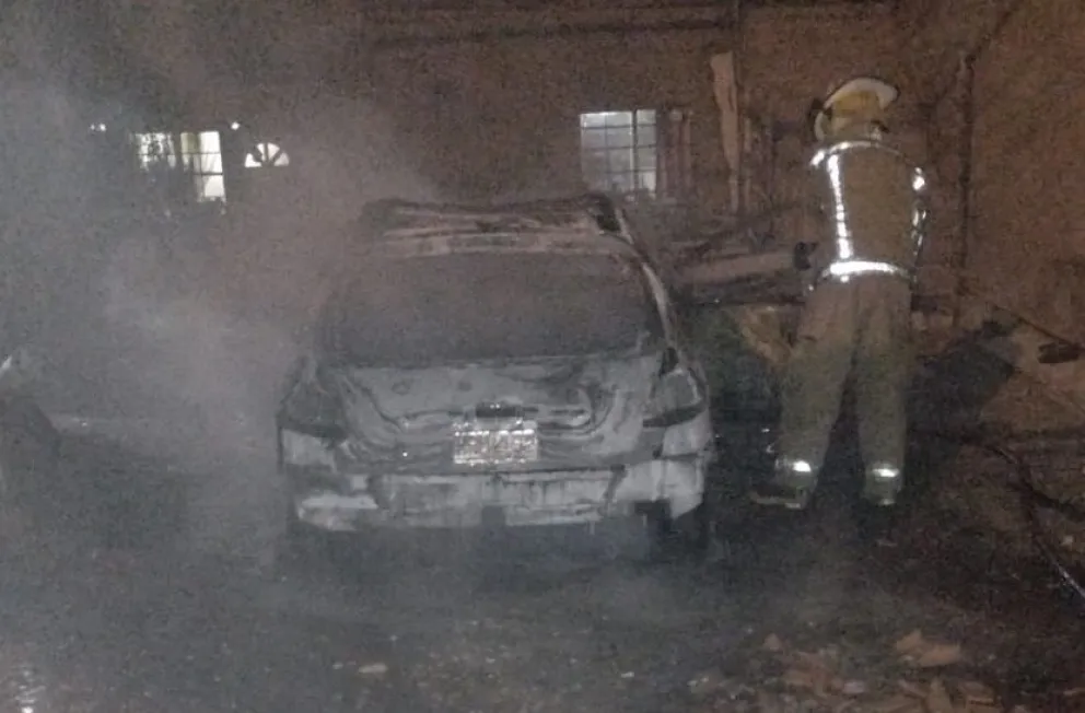Se incendió un vehículo en barrio San Martín