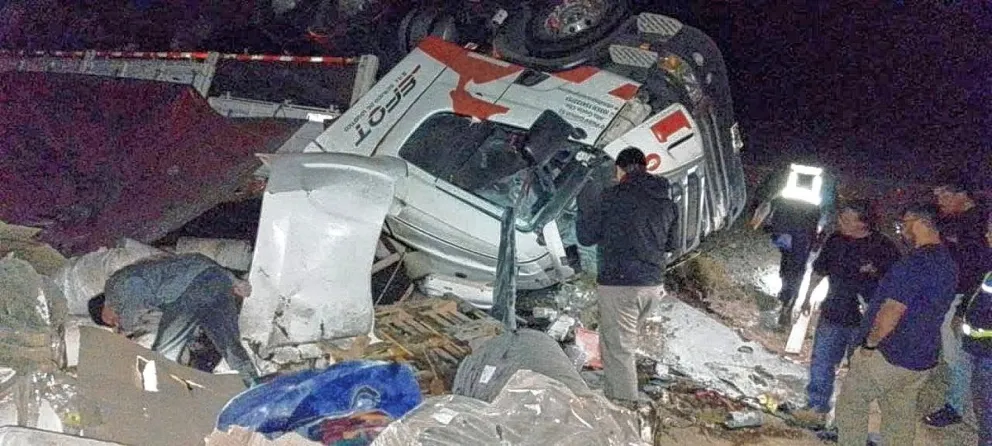 Volcó camión en las cercanías de Fitz Roy