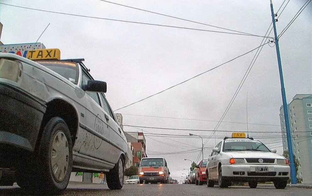 Taxistas volvieron a pedir que prohíban el “transporte ilegal” en esta ciudad