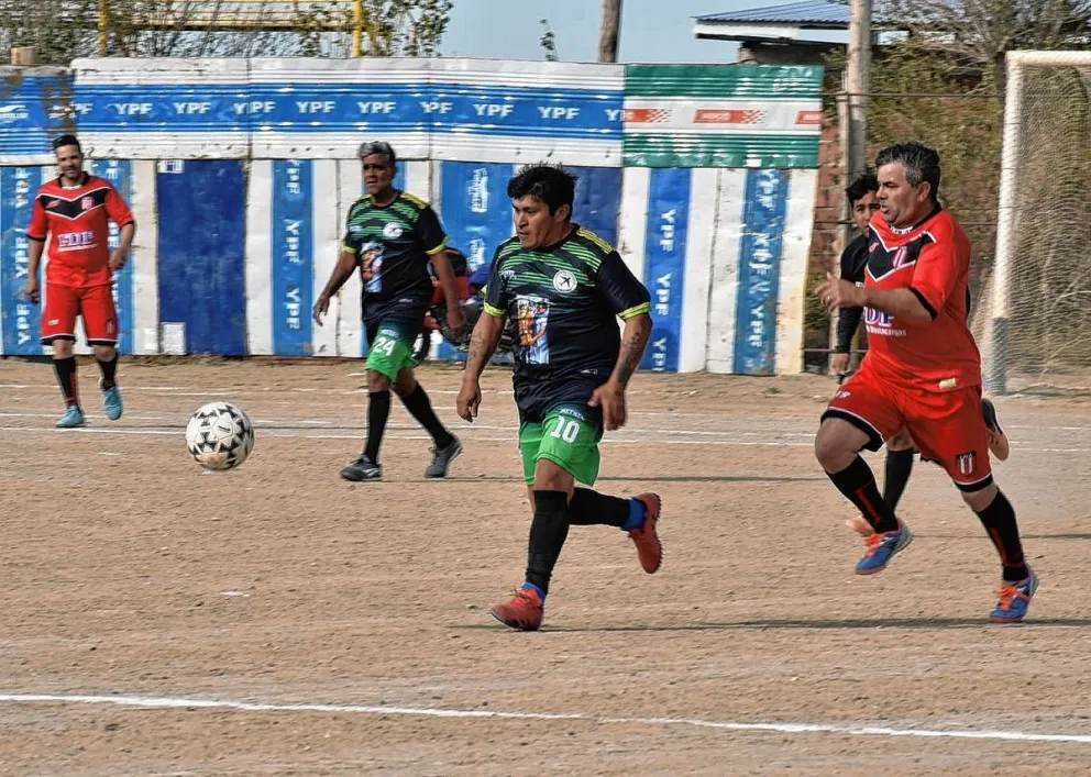 El futbol de veteranos sigue en competencia