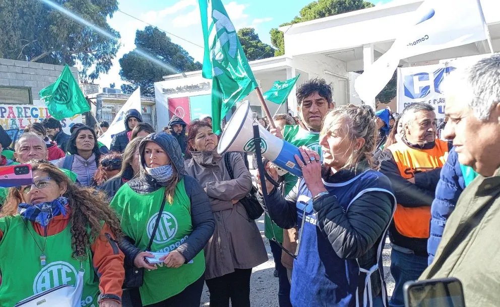 Rosales: “La gente ya no da más, el bolsillo no da para más, por eso tuvimos que salir a la calle”