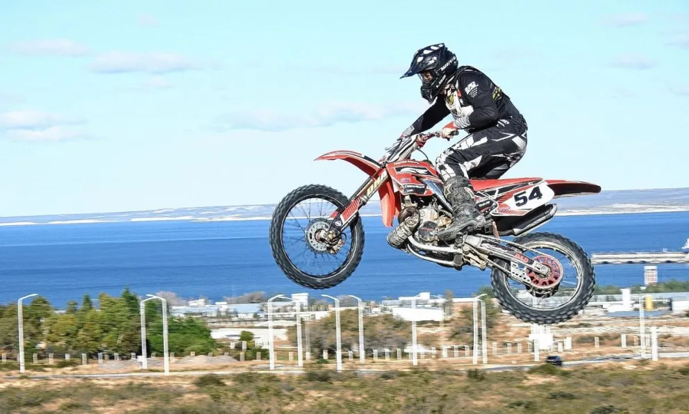 El próximo domingo comienza el motocross regional en Rawson