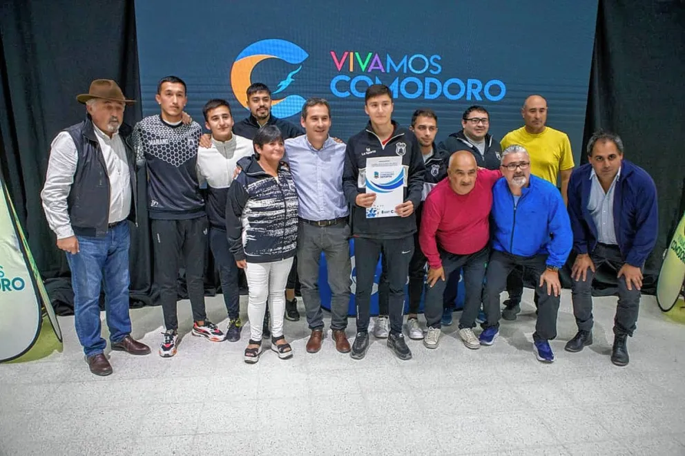 El Municipio firmó convenios con clubes y vecinales para la concreción de obras en 13 barrios