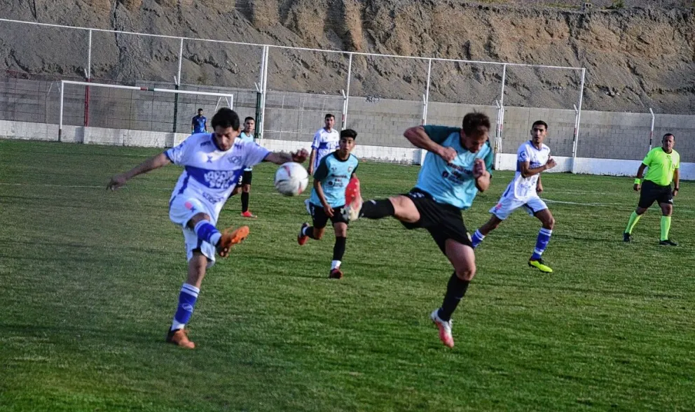 Newbery se sostiene en las alturas