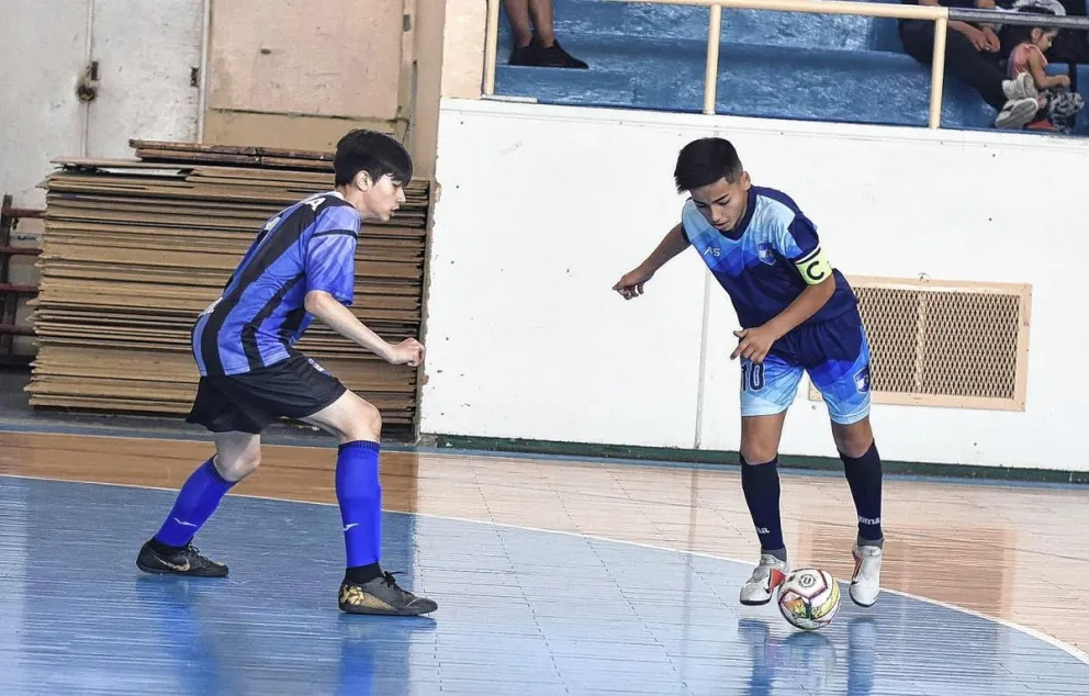 Los chicos juegan otro nacional