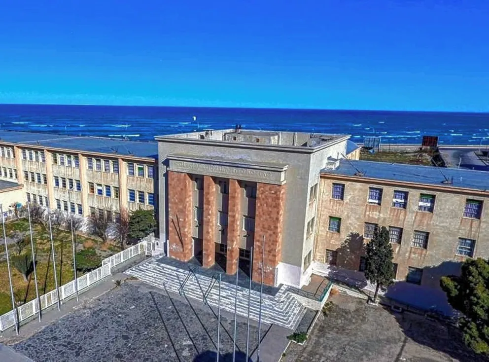 Mañana realizarán un abrazo simbólico al Colegio  Perito Moreno, que otra vez se quedó sin calefacción